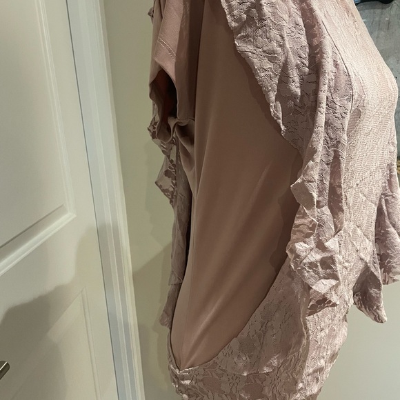 Lace ruffle top - Picture 3 of 8